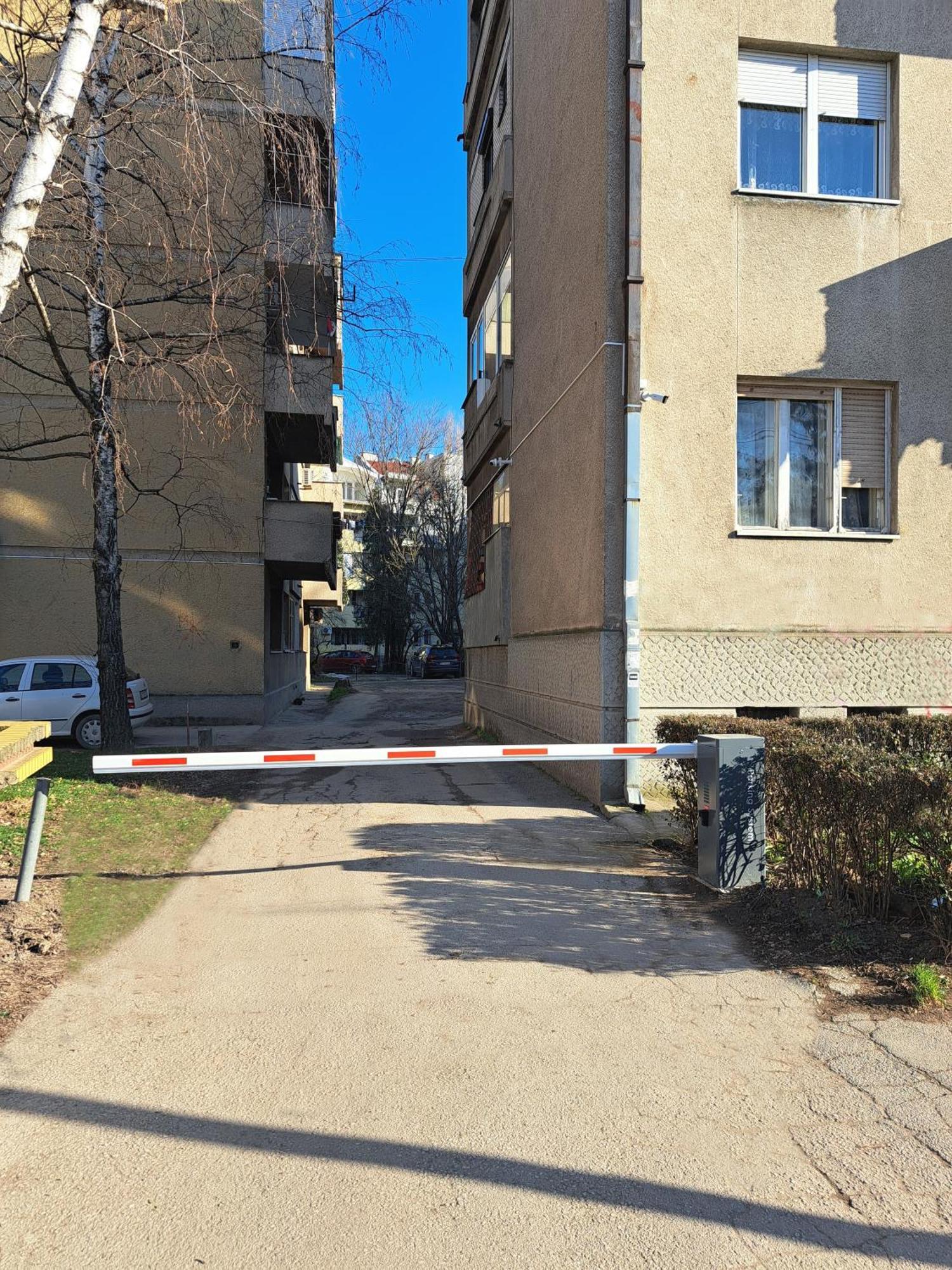 Apartment Millas Nis Bagian luar foto