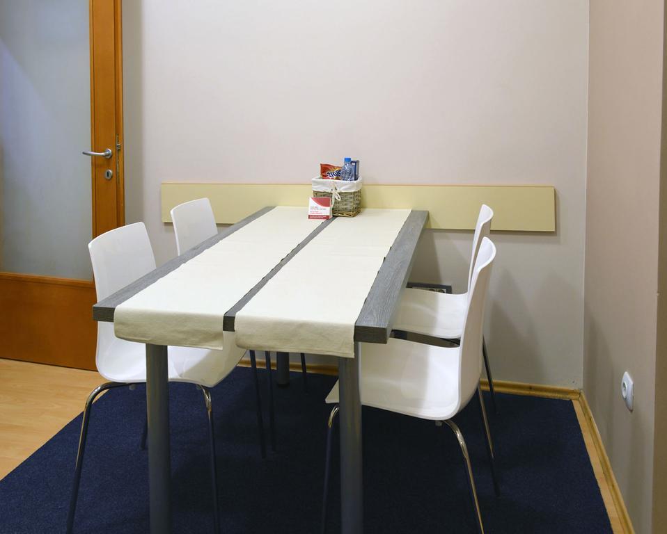 Apartment Millas Nis Bagian luar foto