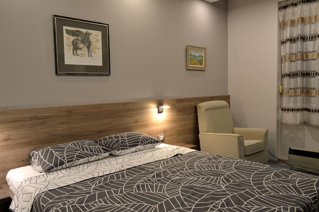 Apartment Millas Nis Bagian luar foto